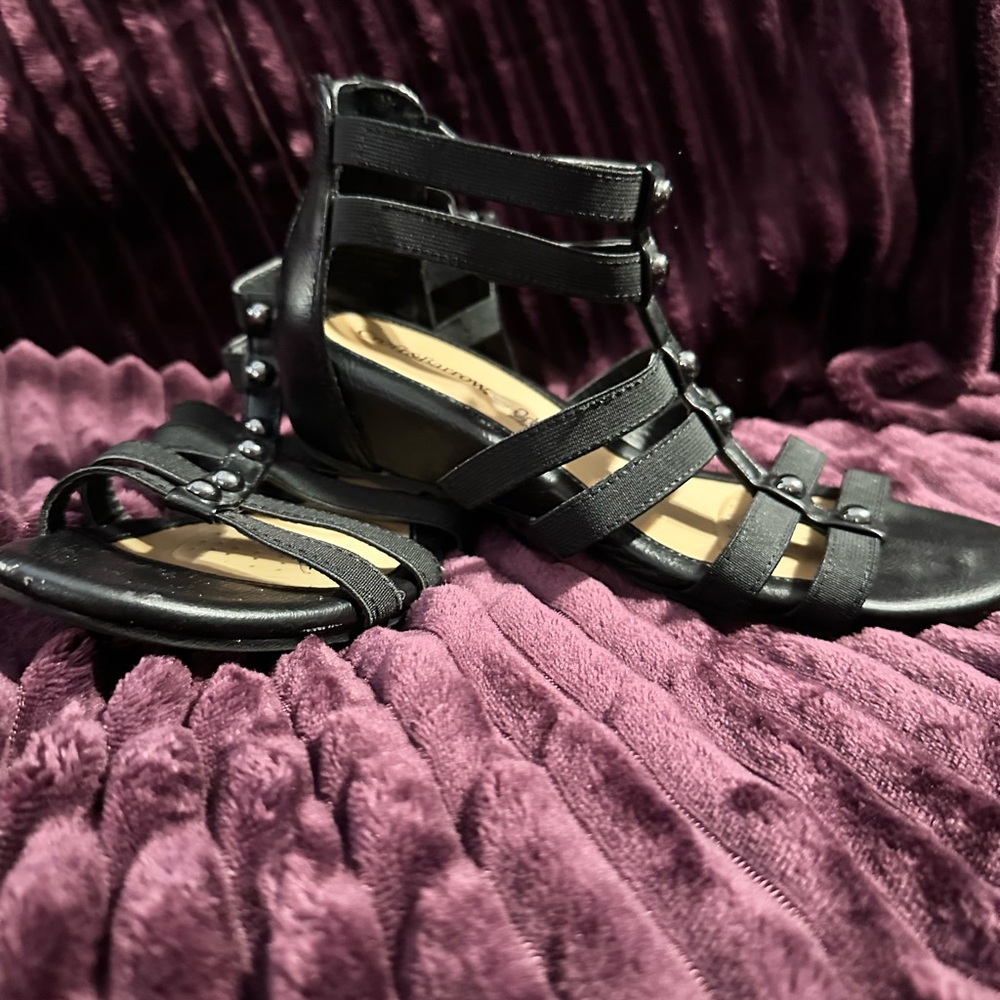 Croft & Barrow Black Strappy Sandals with Ankle zipper. Size 6.5